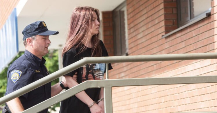 Jutarnji list – ‘They sent me two messages, one after the fire. I don’t know the men, but I know who the arrested girl is!’