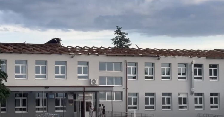 Jutarnji list – VIDEO Unreal scenes near Požega, see what the school looks like after the storm: ‘Just a big cloud came over’