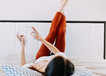 Discover how you can quickly and effectively alleviate the feeling of tiredness and swelling in your legs during summer days