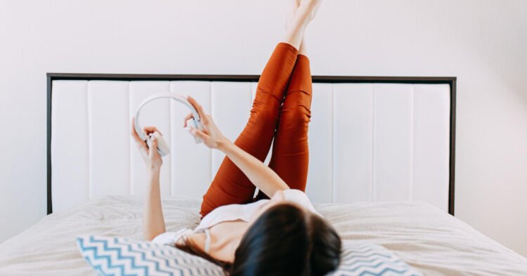 Discover how you can quickly and effectively alleviate the feeling of tiredness and swelling in your legs during summer days