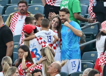 Jutarnji list – Touching scenes from Philadelphia, the Flames climbed to the stand, look who welcomed them there