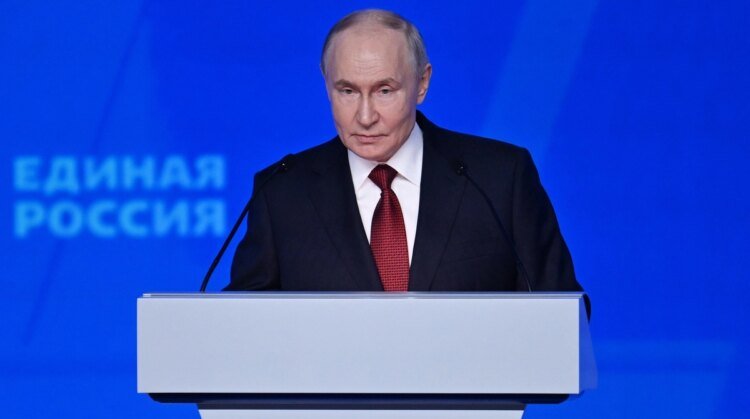 Putin complained about the strikes of the Armed Forces and pressure from the West and promised to “overcome all these problems”: statements at the “United Russia” congress