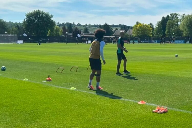Adalberto Carrasquilla advances in his recovery and does physical work