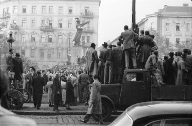 “Revolution on Two Fronts” – Conference Commemorates the “Gigantic Myth” of 1956