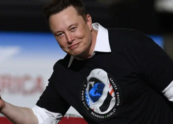 SpaceX starts with a huge jump in share price – Elon Musk is a trillionaire