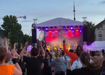 Look at a Firsthand Experience of Budapest’s “Night of Movement”