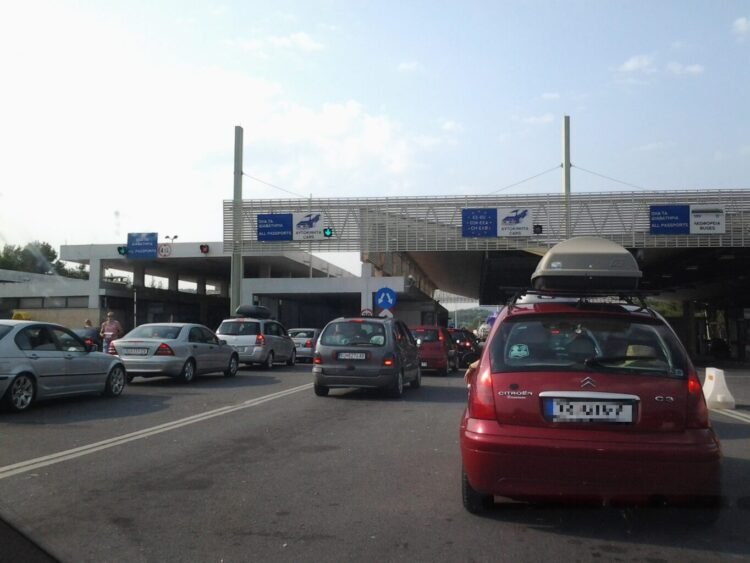 Greek authorities will open new lanes at Evzoni to shorten waiting times