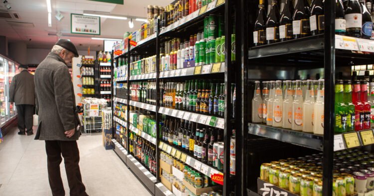 Seimas Committee – punishments for selling alcohol-imitating drinks to minors | Business