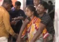 Wife carries disabled husband on her back to seek aid  2m read