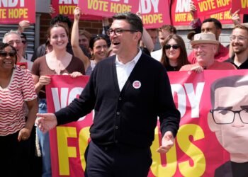 Who is Andy Burnham?  ‘King of the North’ eyeing No. 103m read