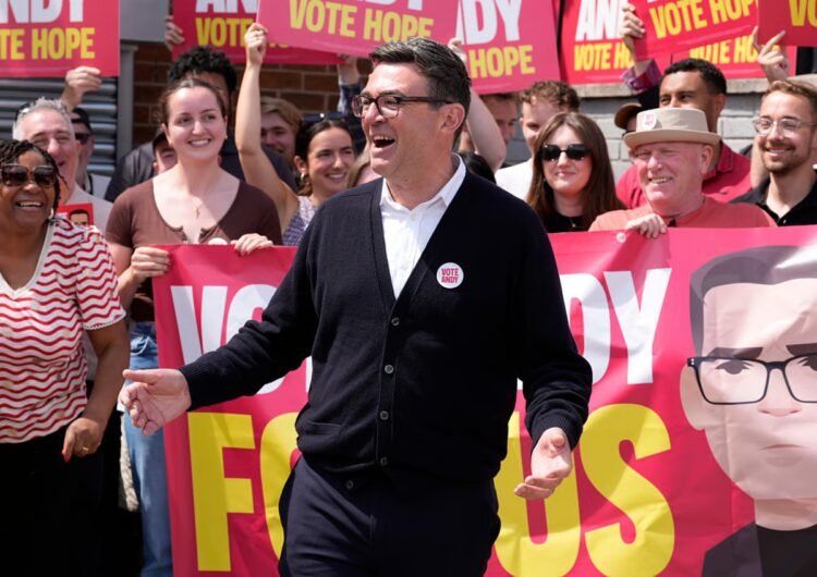 Who is Andy Burnham?  ‘King of the North’ eyeing No. 103m read