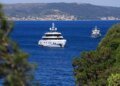 Slobodna Dalmacija – This is what the service for the rich looks like on a superyacht in Dalmatia. Weekly rent costs more than some will earn in their lifetime