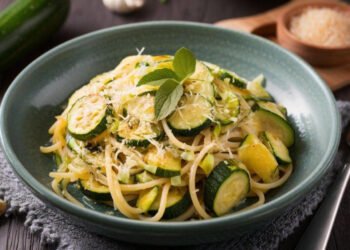 Slobodna Dalmacija – This is the most famous pasta with zucchini! It is very simple and has only a few ingredients, the key is in this process