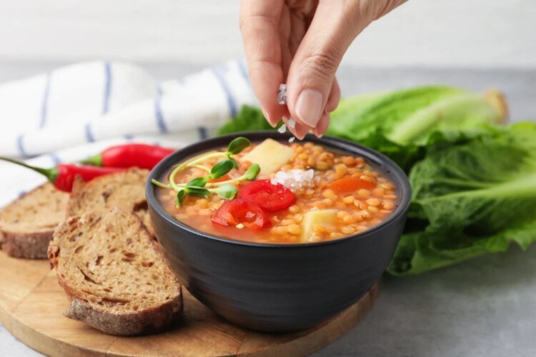 Slobodna Dalmacija – Do you know what Italians add to lentils to get a finger-licking dish? It might surprise you, but it works wonders for the taste