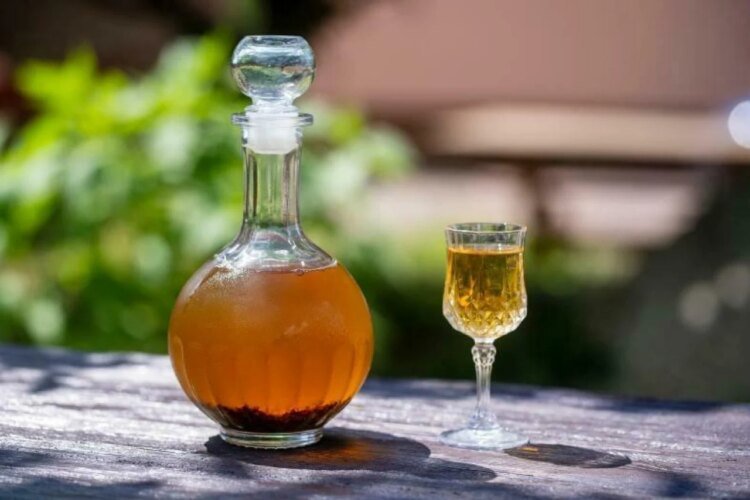 Slobodna Dalmacija – This homemade liqueur is rarely seen! It is made from fruits that Dalmatia is full of, and the aroma is a real surprise, everyone likes it