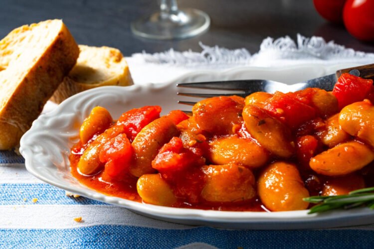 Slobodna Dalmacija – You can eat beans this way all summer! The Greeks have the perfect dish for hot weather, there’s no standing by the spaher, and it’s not a salad