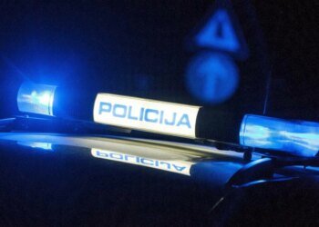 Slobodna Dalmacija – Three people injured in a collision between two cars in Kaštel Kambelovac, road closed to traffic