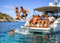 Slobodna Dalmacija – Girl rents a boat for six hours, offers food, drinks, tours of hidden coves. What do you think the price is?