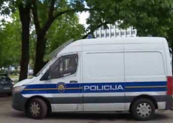 Film arrest in Zagreb: a dead drunk sat on a park bench with a bomb in his hand