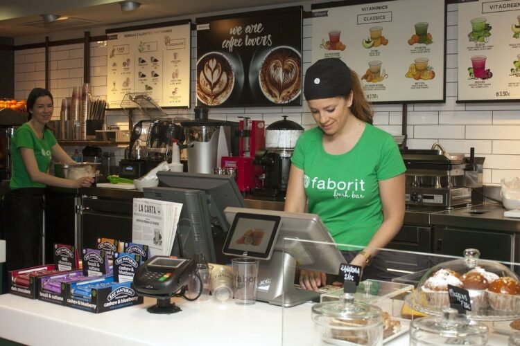This Is How Much Hourly Rates Students Can Expect for Summer Jobs