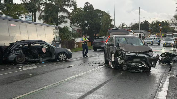 ‘It happened so fast’: Driver reacts after West Auckland crash