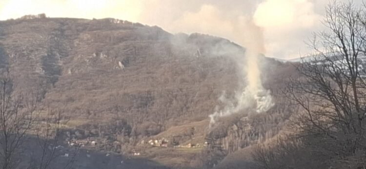 Three fires are active – landfill in Arachinovo, low vegetation in Grcec and at “13 Noemvri” in Centar.