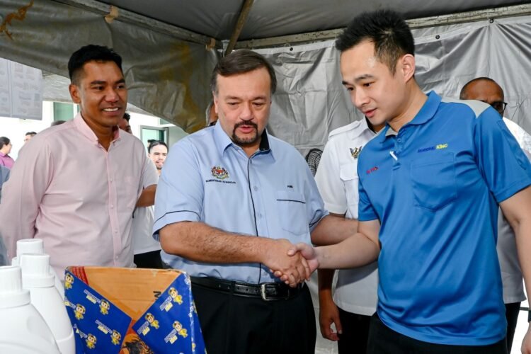 Nearly all Sarawak Sara recipients use MyKad aid system, says Finance Minister