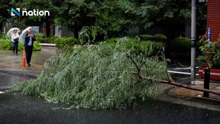 Jangmi batters Japan, cutting power and grounding hundreds of flights