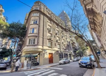 Cristina Kirchner’s “upstairs neighbor” apartment for sale in the Recoleta building