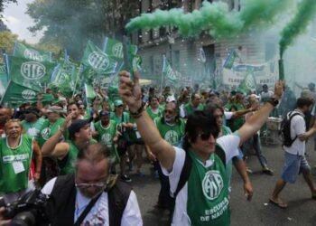 The Government closed the state joint venture, which impacts the salaries of civil servants: UPCN accepted and ATE did not