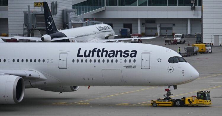 A Lufthansa plane had an unpleasant incident: several people were injured Business