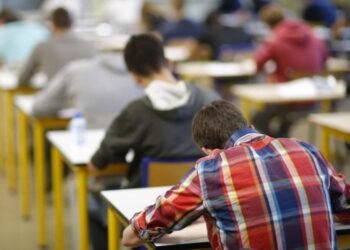 Photos of exam tests in mathematics for the ninth grade have appeared on the Internet. The Ministry of Education is conducting an investigation