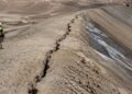 A meter-long fissure formed at the top of the mine