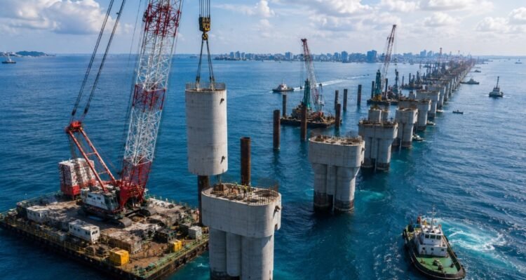 Giant concrete columns are being placed piece by piece: They will connect four islands