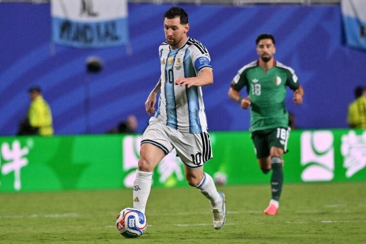 Messi scores a hat trick and equals the record for goals in the history of the World Cup