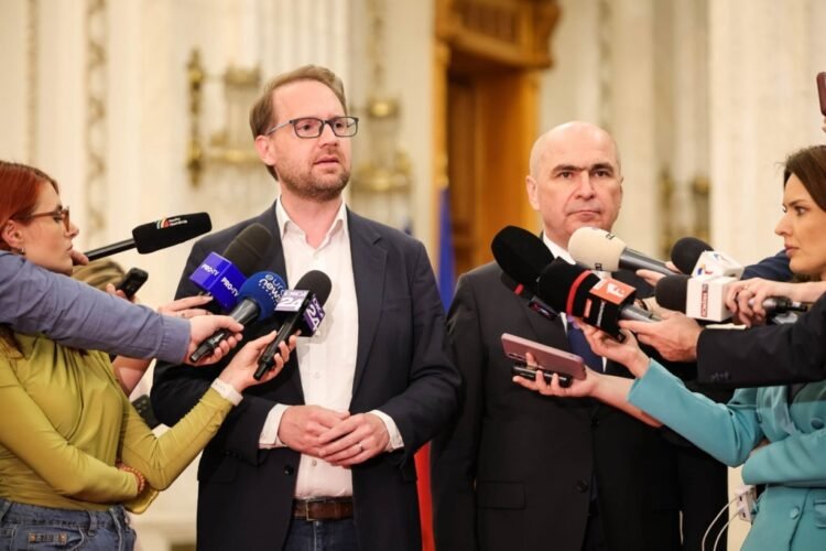 Dominic Fritz confirms that he is in contact with Ilie Bolojan and Kelemen Hunor, in order to submit to President Nicușor Dan a version of a minority government. Who does Fritz not trust