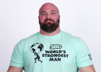 How to build strength and muscle mass in a 15-minute workout, according to the world’s strongest man: “You’ll progress faster than 95% of the people I see at the gym”