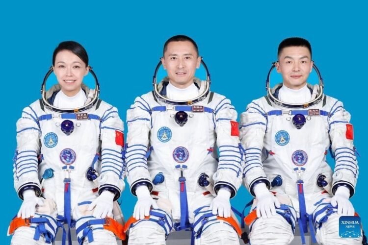 China sends astronauts into space for a year. The mission that prepares the satellite