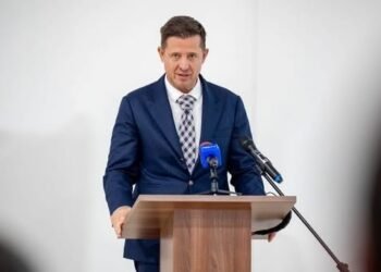 Who were Hubert Thuma and Adrian Veștea replaced with after today’s “caress”? Who takes over the leadership of the liberals from Ilfov and Brașov
