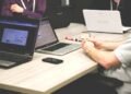 Artificial intelligence is changing the first jobs of young people. How to Succeed at Your First Job After College