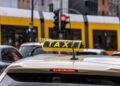 A taxi driver is accused of stealing a customer’s phone, through which he spent 15,000 lei from his accounts