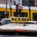 A taxi driver is accused of stealing a customer’s phone, through which he spent 15,000 lei from his accounts