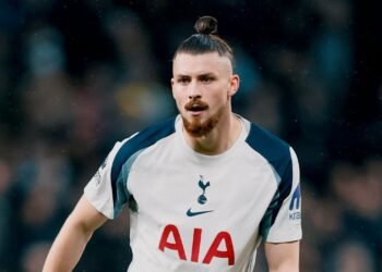 The last stage of the Premier League has ended. With Drăgușin on the field, Tottenham fought for salvation