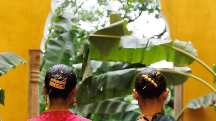 From facelets to haathphools, Desi Bling gives Indian jewellery a fresh spin
