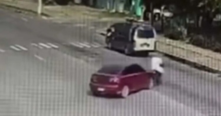 ​A woman is arrested after hitting her ex-partner with her car in La Ceiba