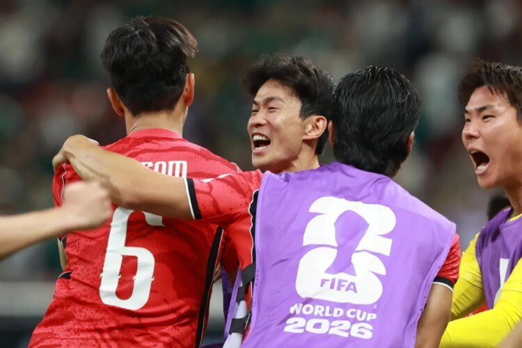 South Korea goes from less to more and defeats the Czech Republic, in the debut of both