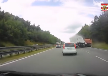 VIDEO: Horror crash on the highway. The driver drove into a parked Tatra without braking – Transport – Car