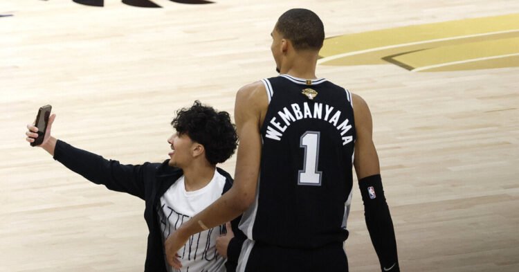 The NBA announced extremely strict sanctions for a spectator who entered the court