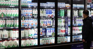 Korea’s milk dilemma: Less demand, more imports