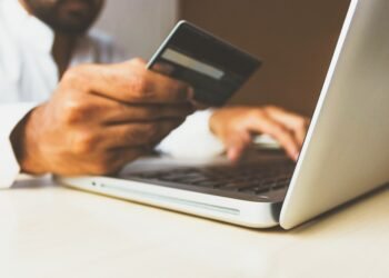 The register of e-merchants as a tool against online fraud and the gray economy